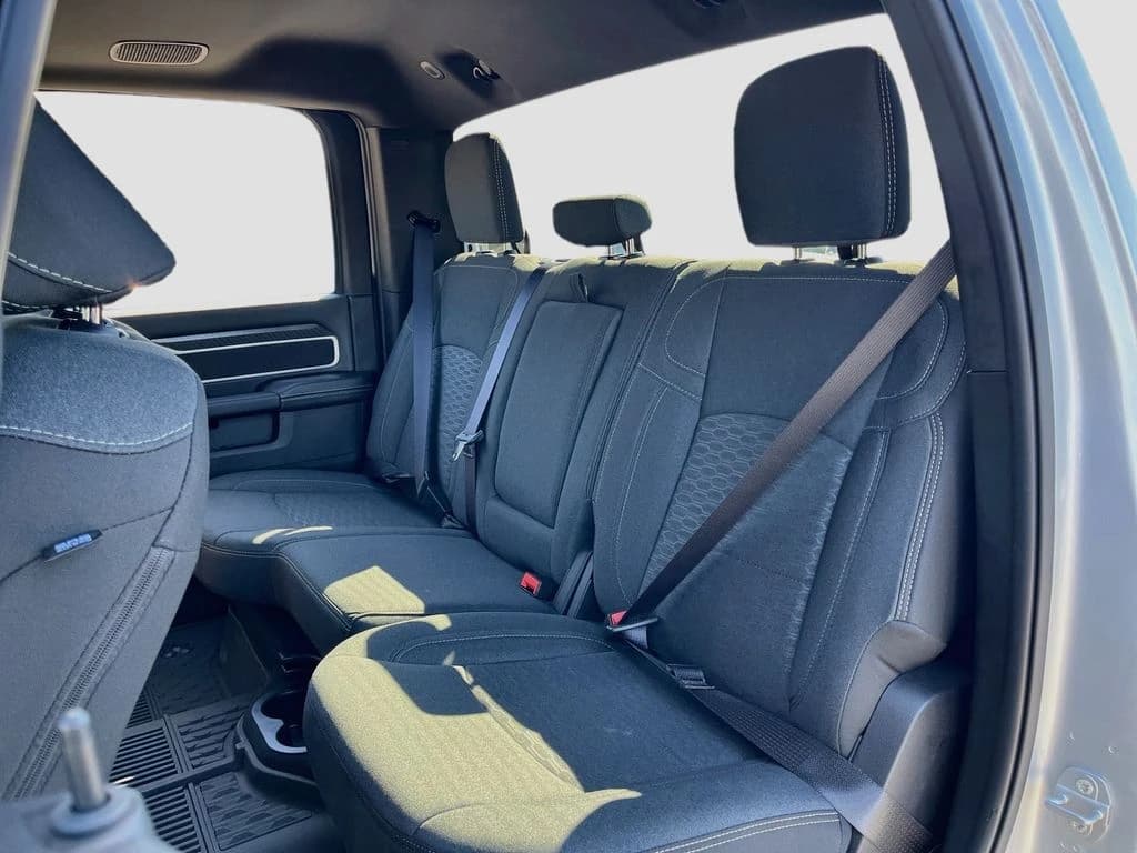 Ram 2500 Big Horn 4x4 Crew Cab 6'4" Box 2026 — side view