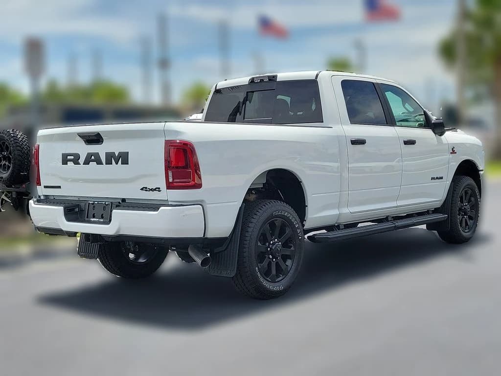 Ram 2500 Big Horn 4x4 Crew Cab 6'4" Box 2026 — side view