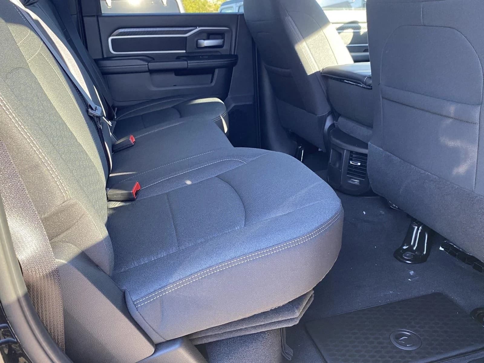 Ram 2500 Big Horn 4x4 Crew Cab 6'4" Box 2026 — side view