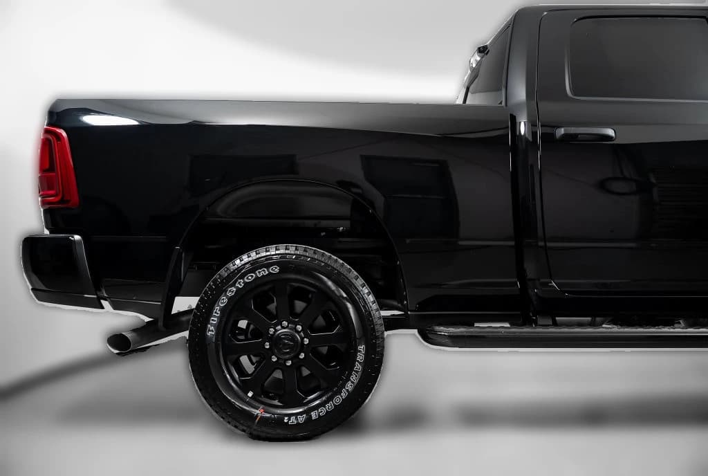 Ram 2500 Big Horn 4x4 Crew Cab 6'4" Box 2027 — side view