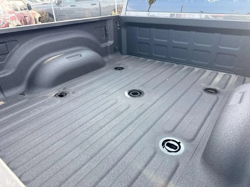 Ram 2500 Big Horn 4x4 Crew Cab 6'4" Box 2026 — side view