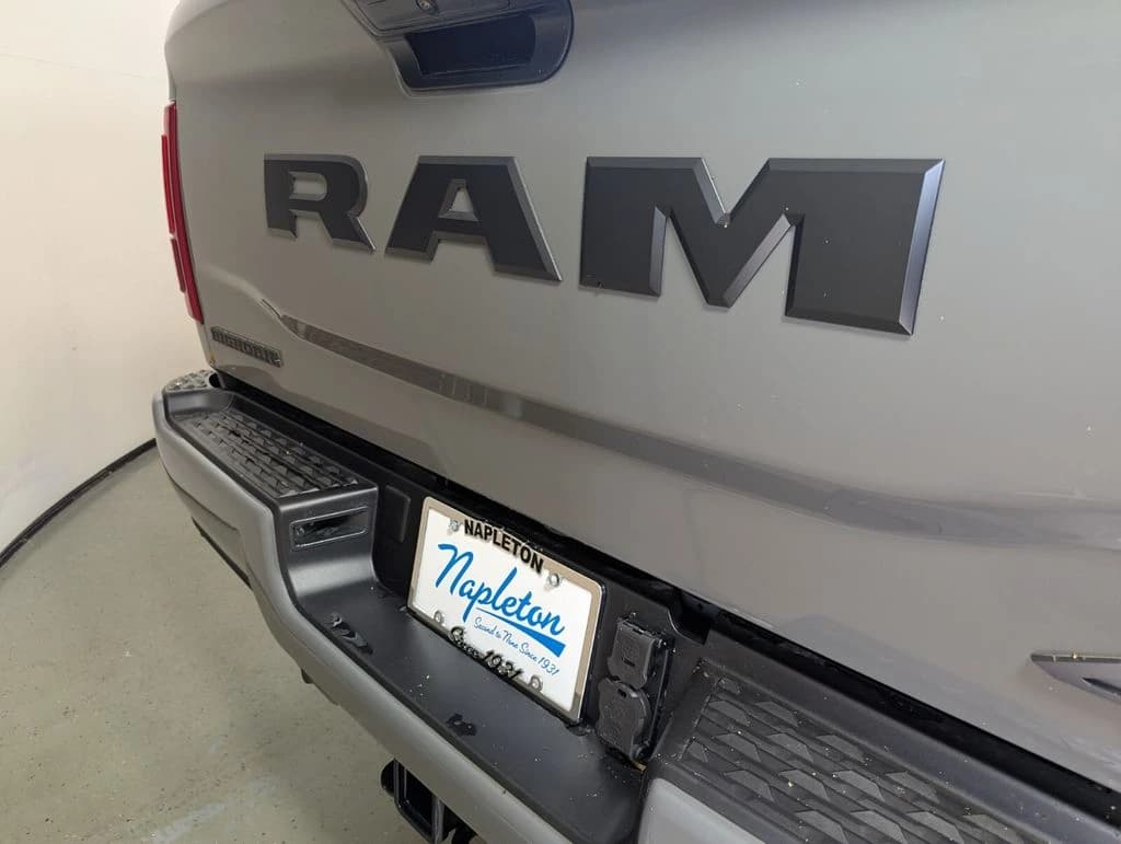 Ram 2500 Big Horn 4x4 Crew Cab 6'4" Box 2026 — side view