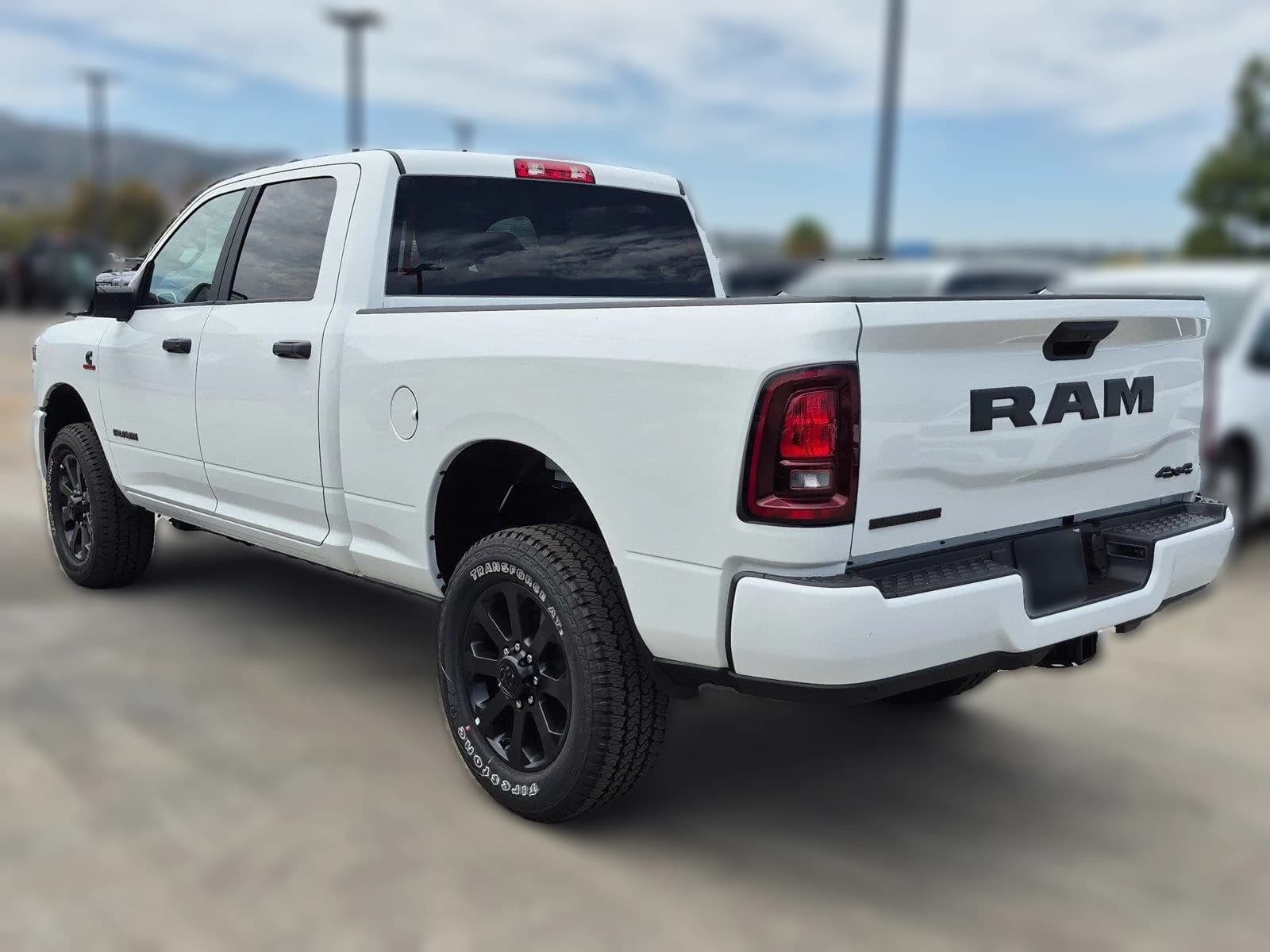Ram 2500 Big Horn 4x4 Crew Cab 6'4" Box 2026 — side view