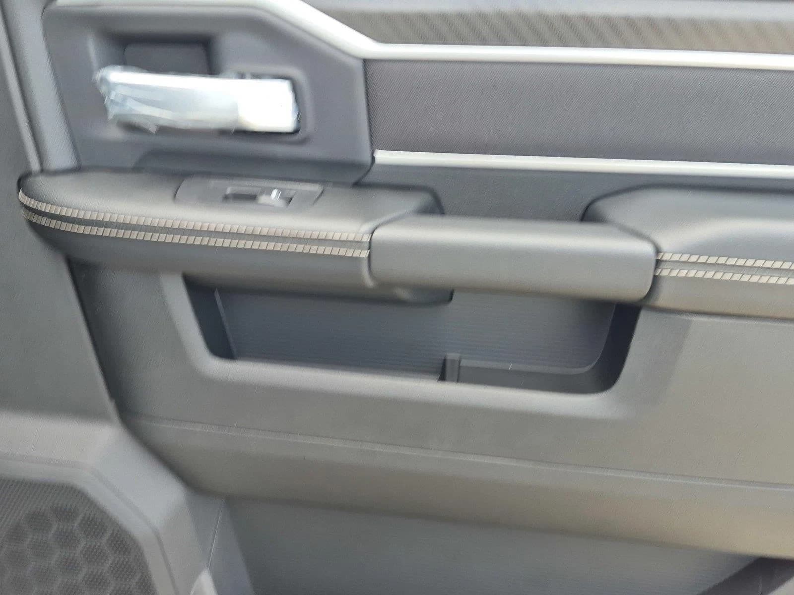 Ram 2500 Big Horn 4x4 Crew Cab 6'4" Box 2026 — side view