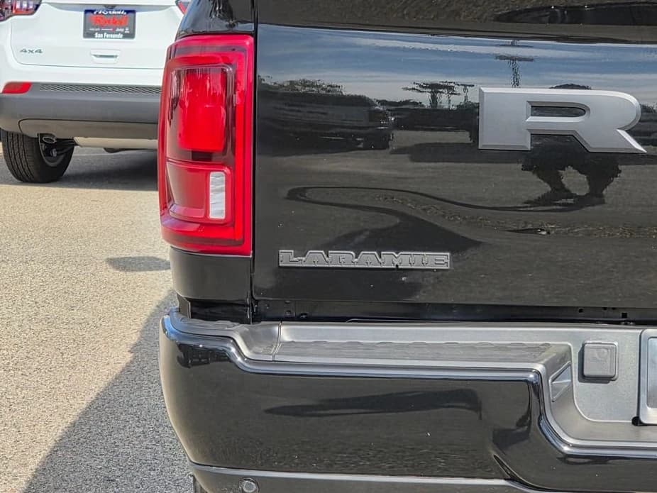 Ram 2500 Laramie 4x4 Crew Cab 6'4" Box 2026 — side view