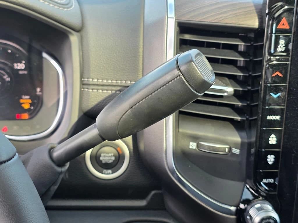 Ram 2500 Laramie 4x4 Crew Cab 6'4" Box 2026 — side view