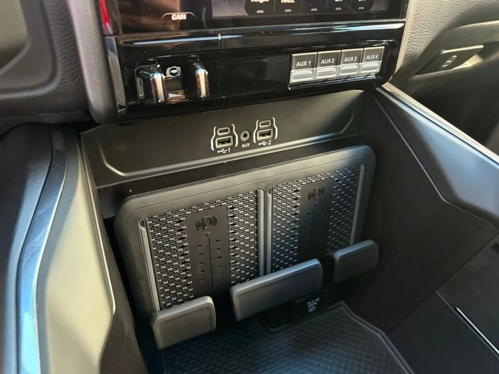 Ram 2500 Laramie 4x4 Crew Cab 6'4" Box 2026 — side view