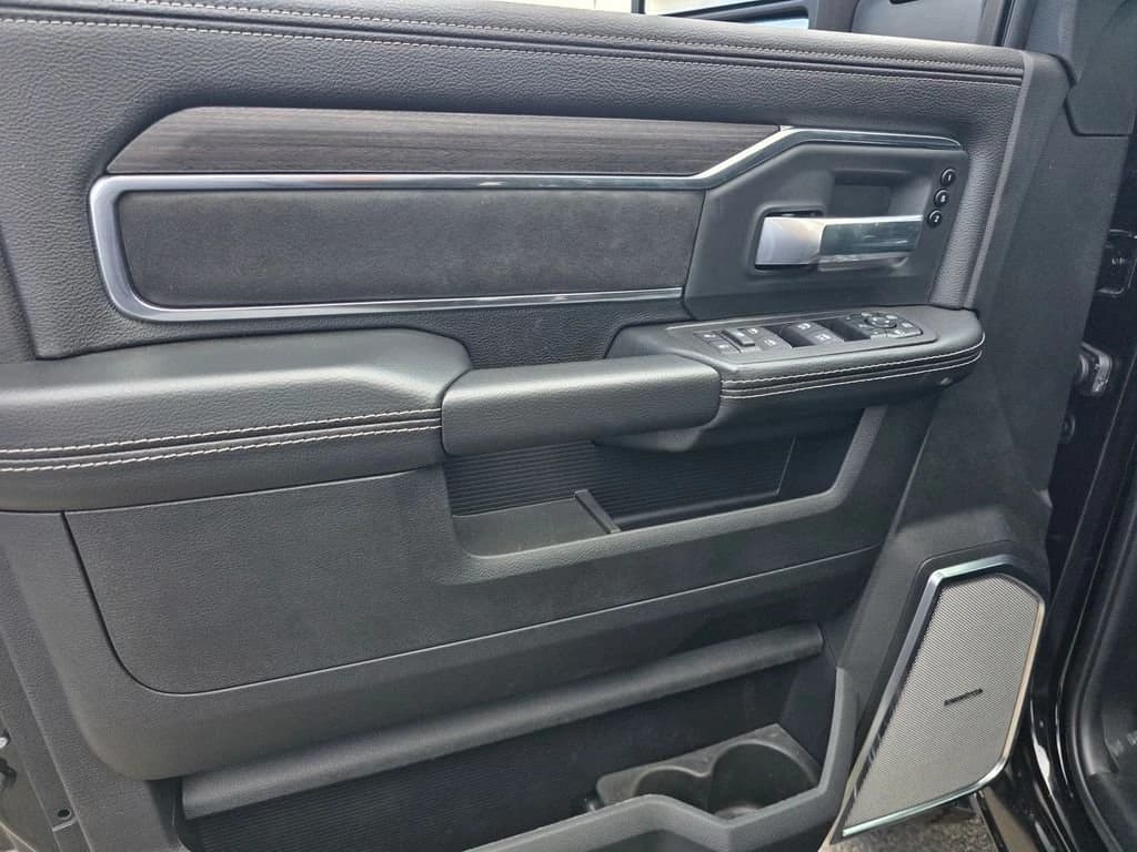 Ram 2500 Laramie 4x4 Crew Cab 6'4" Box 2026 — side view