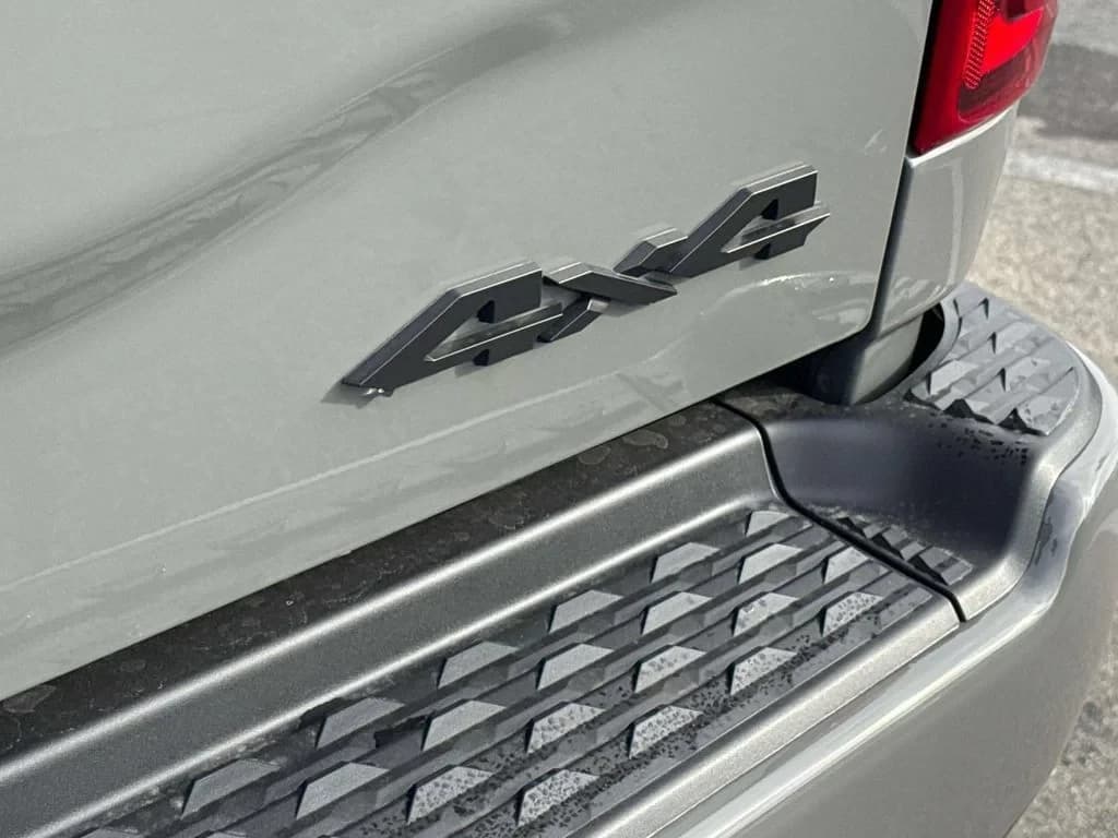Ram 2500 Laramie 4x4 Crew Cab 6'4" Box 2026 — side view