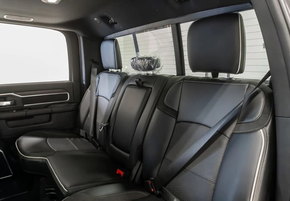 Ram 2500 Laramie 4x4 Crew Cab 6'4" Box 2027 — side view