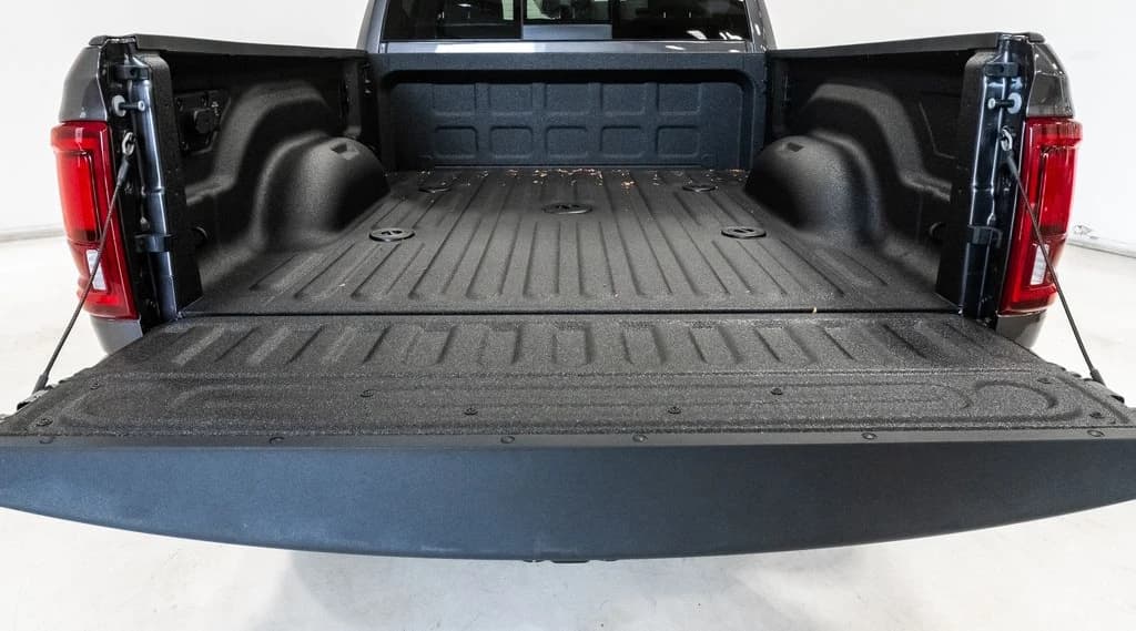Ram 2500 Laramie 4x4 Crew Cab 6'4" Box 2027 — side view