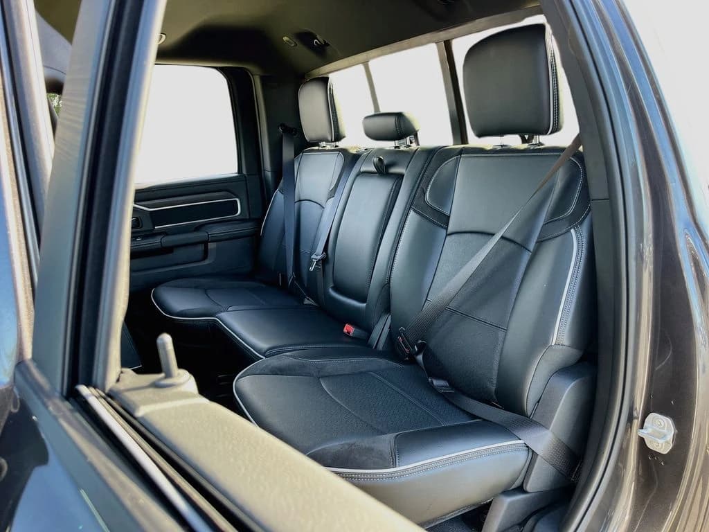 Ram 2500 Laramie 4x4 Crew Cab 6'4" Box 2027 — side view