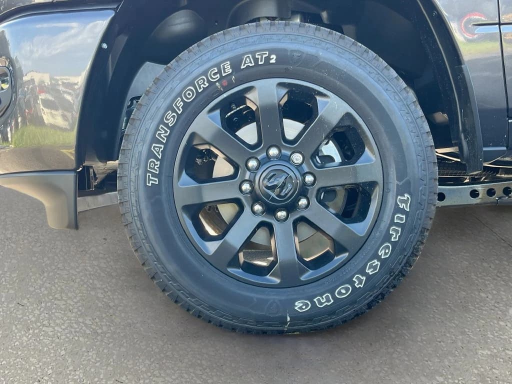 Ram 2500 Laramie 4x4 Crew Cab 6'4" Box 2027 — side view