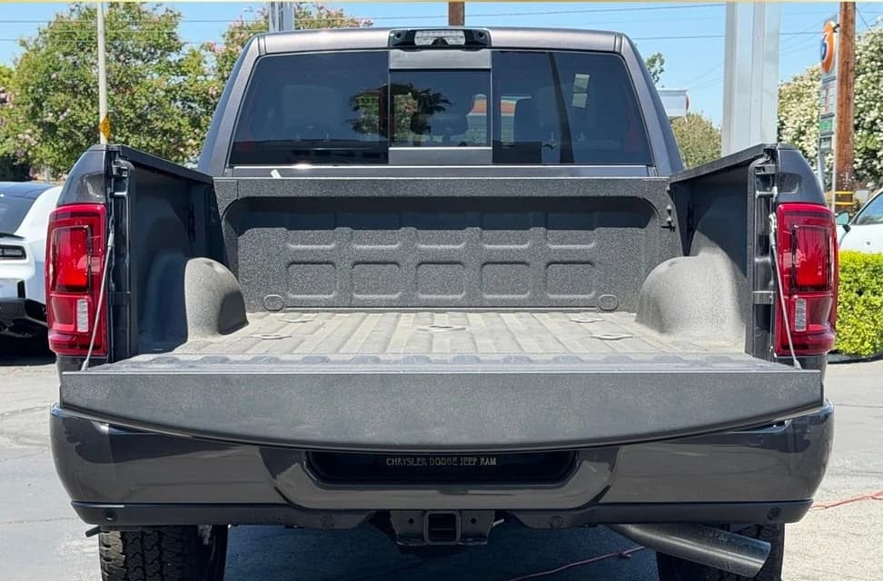 Ram 2500 Laramie 4x4 Crew Cab 6'4" Box 2026 — side view