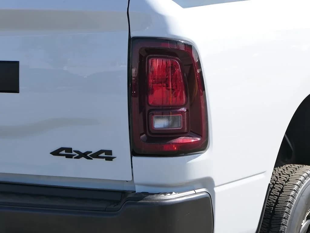 Ram 2500 Tradesman 4x4 Crew Cab 8' Box 2025 — side view