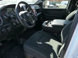 Ram 2500 Tradesman 4x4 Crew Cab 8' Box 2025 — side view