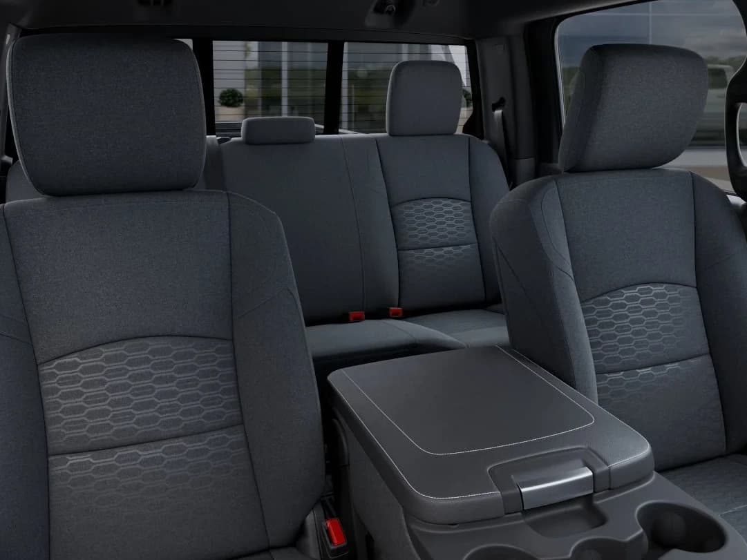 Ram 2500 Tradesman 4x4 Crew Cab 8' Box 2025 — side view
