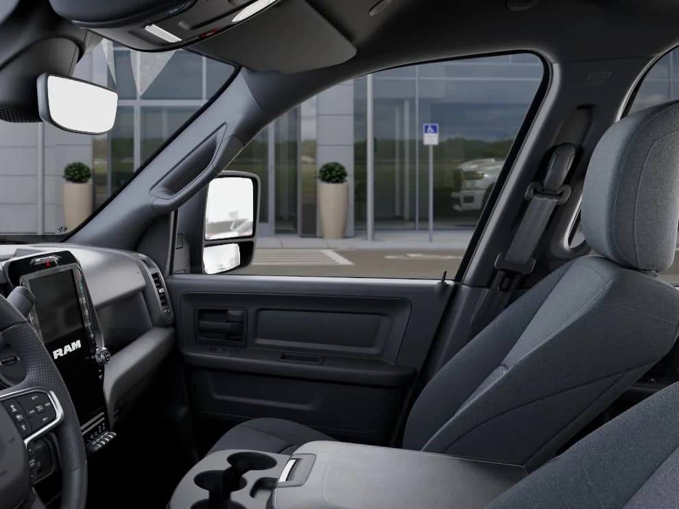 Ram 2500 Tradesman 4x4 Crew Cab 8' Box 2025 — side view