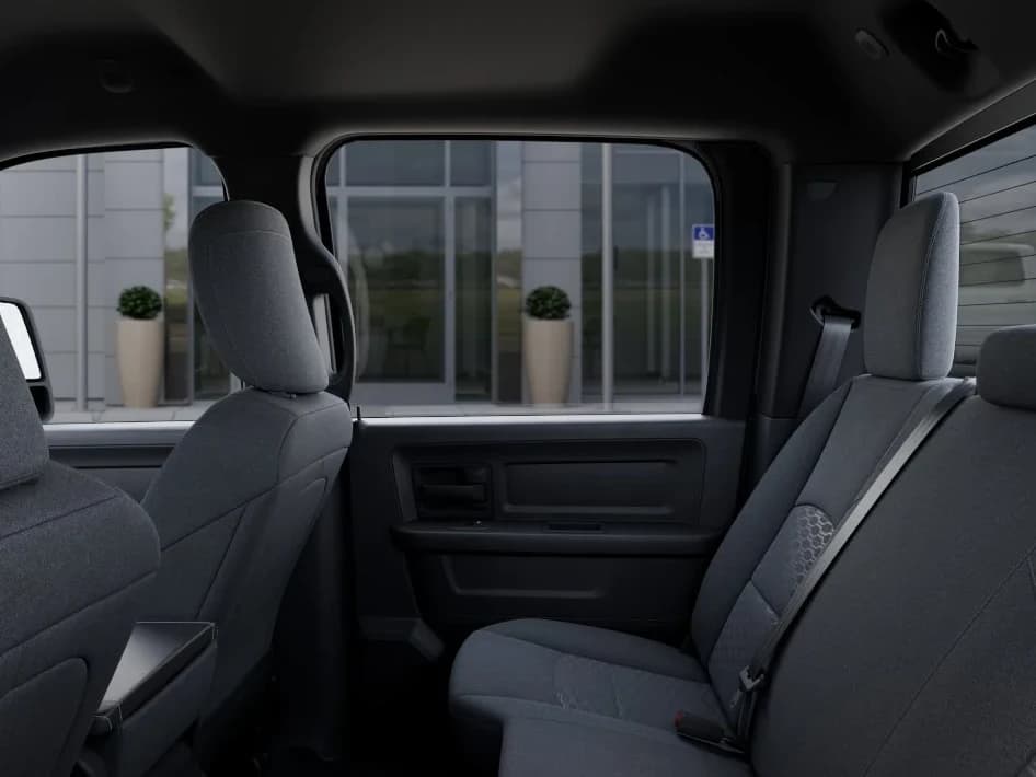 Ram 2500 Tradesman 4x4 Crew Cab 8' Box 2025 — side view