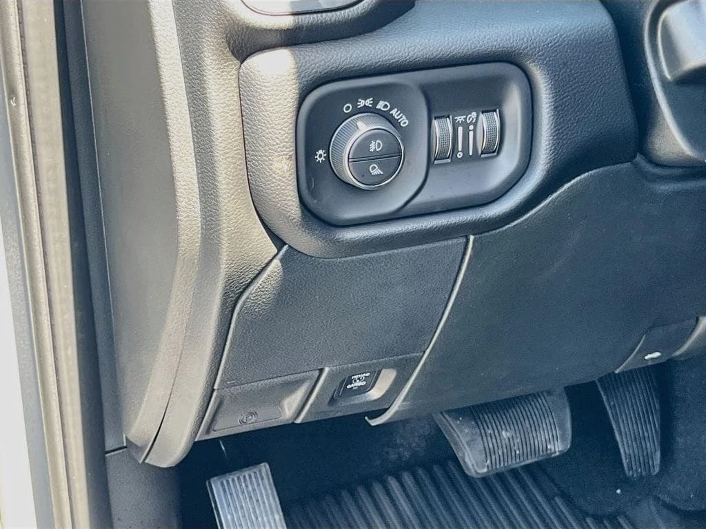 Ram 2500 Laramie 4x4 Mega Cab 6'4" Box 2026 — side view