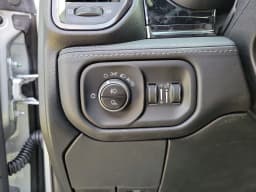 Ram 2500 Limited 4x4 Crew Cab 6'4" Box 2026 — side view