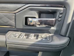 Ram 2500 Limited 4x4 Crew Cab 6'4" Box 2026 — side view