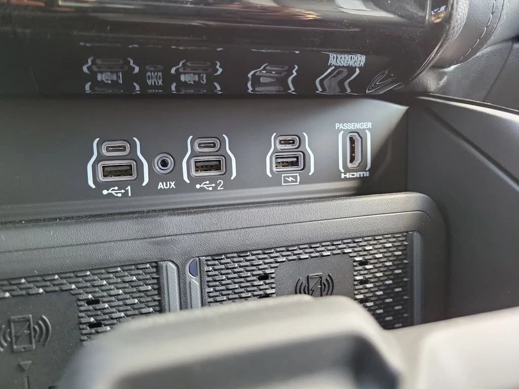 Ram 2500 Limited 4x4 Crew Cab 6'4" Box 2026 — side view