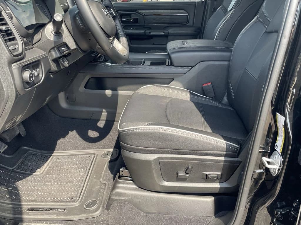 Ram 2500 Limited 4x4 Crew Cab 6'4" Box 2025 — side view