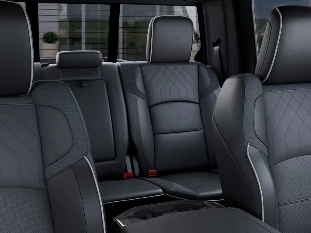 Ram 2500 Limited 4x4 Crew Cab 6'4" Box 2026 — side view