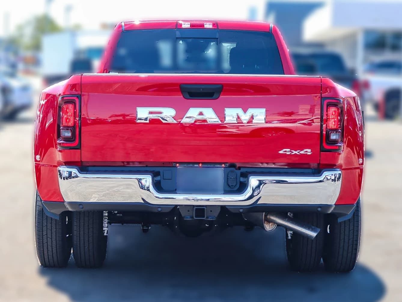 Ram 3500 Tradesman 4x4 Crew Cab 8' Box 2026 — side view