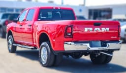 Ram 3500 Tradesman 4x4 Crew Cab 8' Box 2026 — side view