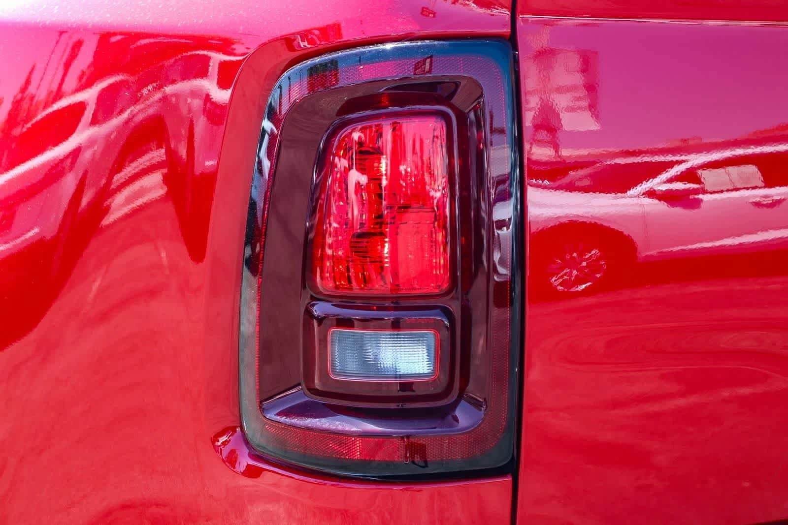 Ram 3500 Tradesman 4x4 Crew Cab 8' Box 2026 — side view