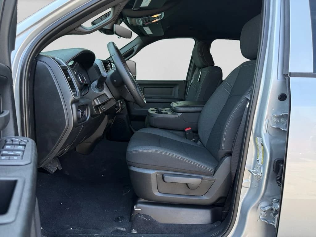Ram 3500 Tradesman 4x4 Crew Cab 8' Box 2027 — side view