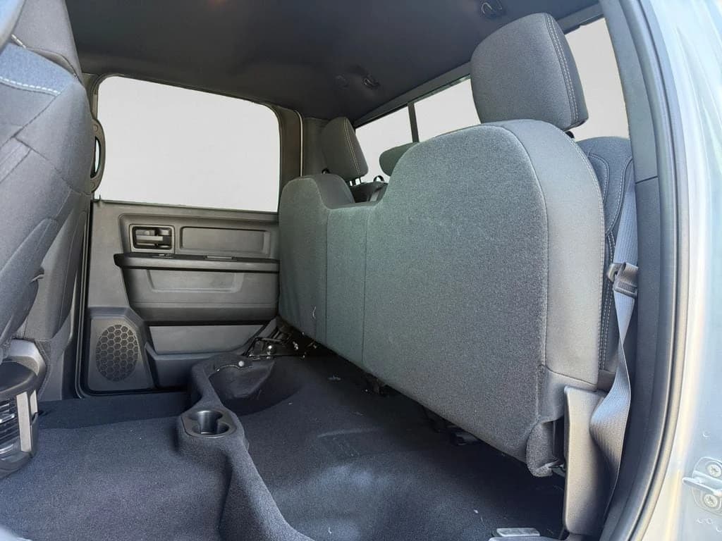 Ram 3500 Tradesman 4x4 Crew Cab 8' Box 2027 — side view