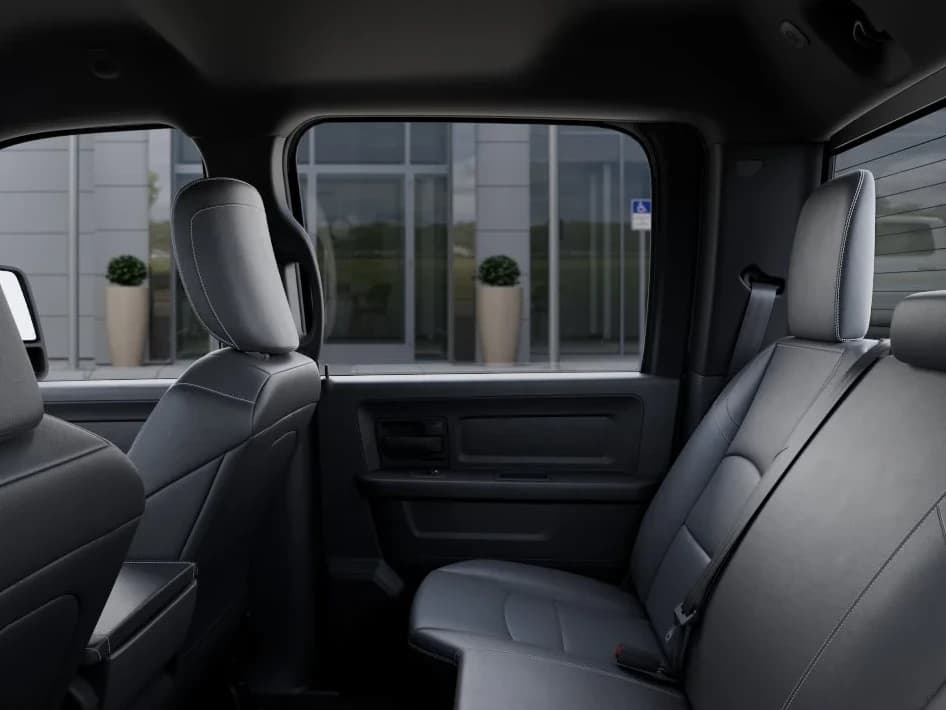 Ram 3500 Tradesman 4x4 Crew Cab 8' Box 2026 — side view