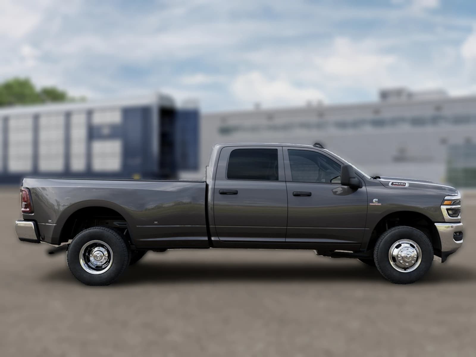 Ram 3500 Tradesman 4x4 Crew Cab 8' Box 2026 — side view