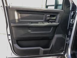 Ram 3500 Tradesman 4x4 Crew Cab 8' Box 2026 — side view