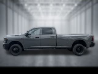 Ram 3500 Tradesman 4x4 Crew Cab 8' Box