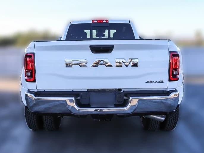 Ram 3500 Tradesman 4x4 Crew Cab 8' Box 2026 — side view