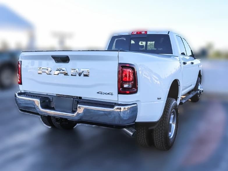 Ram 3500 Tradesman 4x4 Crew Cab 8' Box 2026 — side view