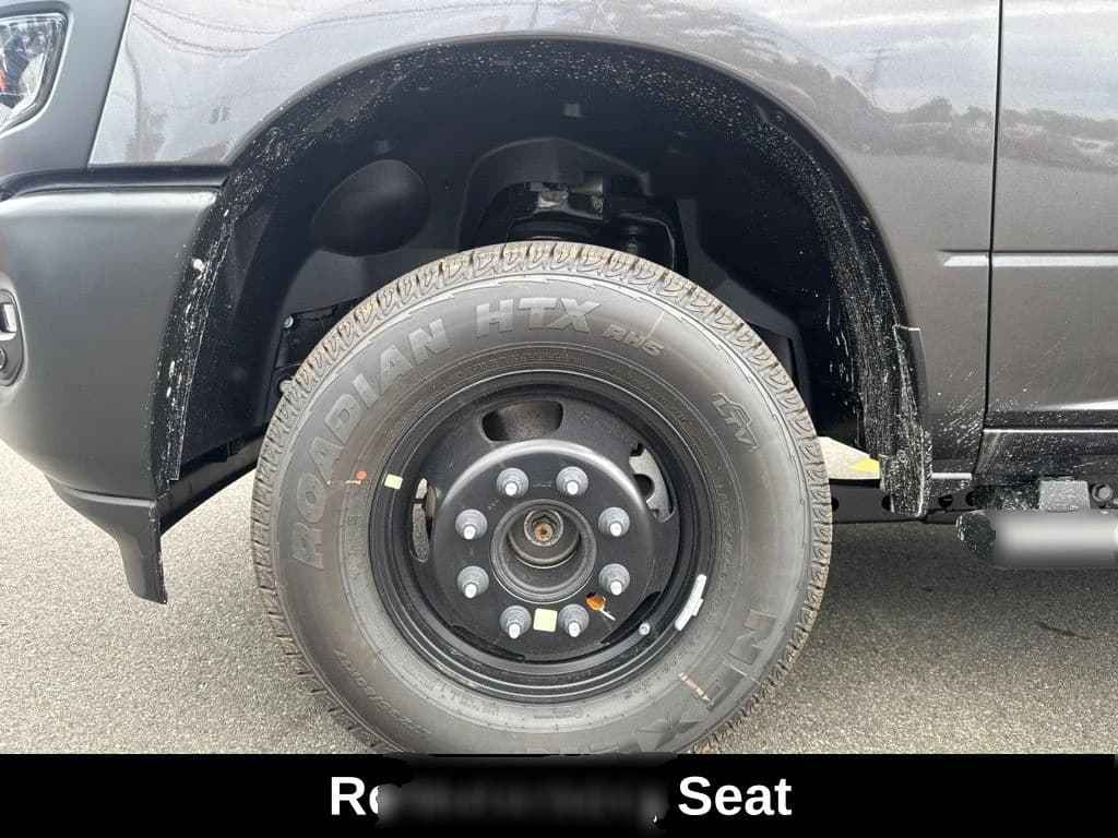Ram 3500 Tradesman 4x4 Crew Cab 8' Box 2026 — side view