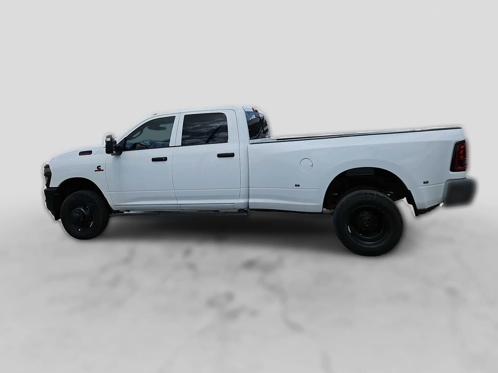 Ram 3500 Tradesman 4x4 Crew Cab 8' Box 2026 — side view
