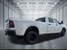 Ram 3500 Tradesman 4x4 Crew Cab 8' Box 2026 — side view