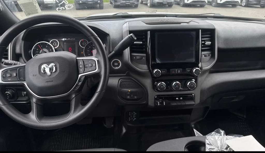 Ram 3500 Tradesman 4x4 Crew Cab 8' Box 2026 — side view