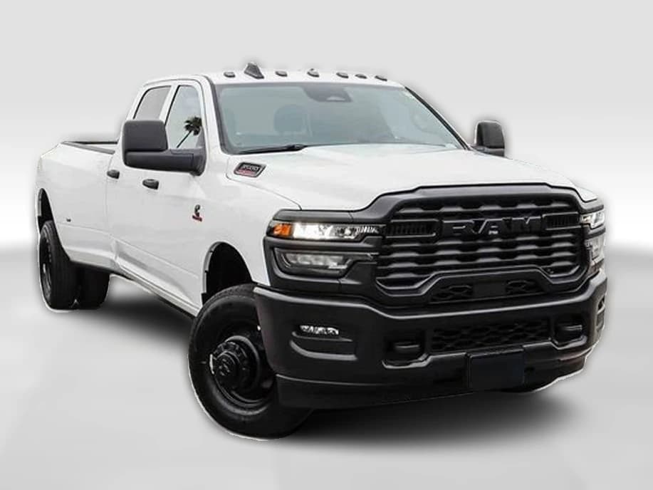 Ram 3500 Tradesman 4x4 Crew Cab 8' Box 2026 — side view