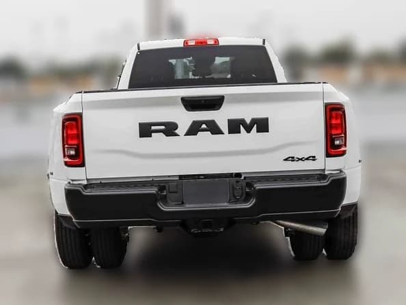 Ram 3500 Tradesman 4x4 Crew Cab 8' Box 2026 — side view