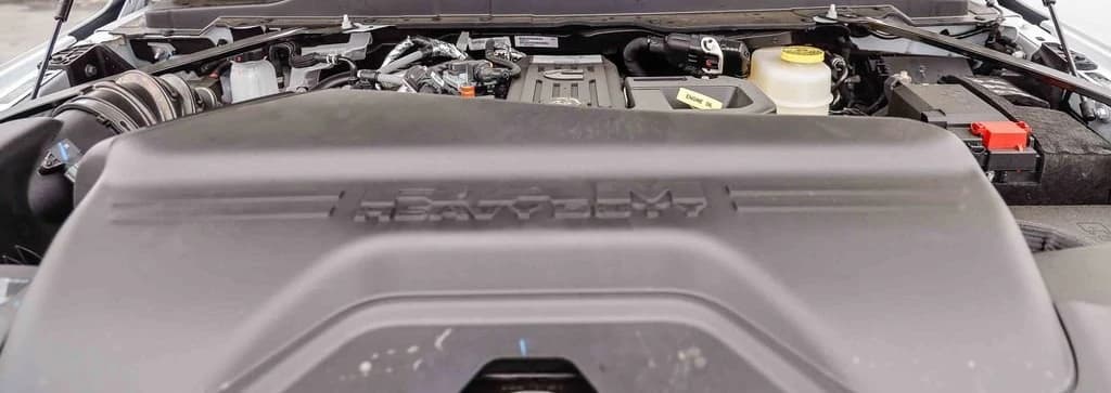 Ram 3500 Tradesman 4x4 Crew Cab 8' Box 2026 — side view