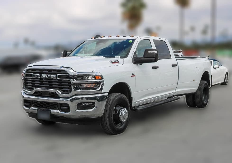 Ram 3500 Tradesman 4x4 Crew Cab 8' Box 2026 — side view