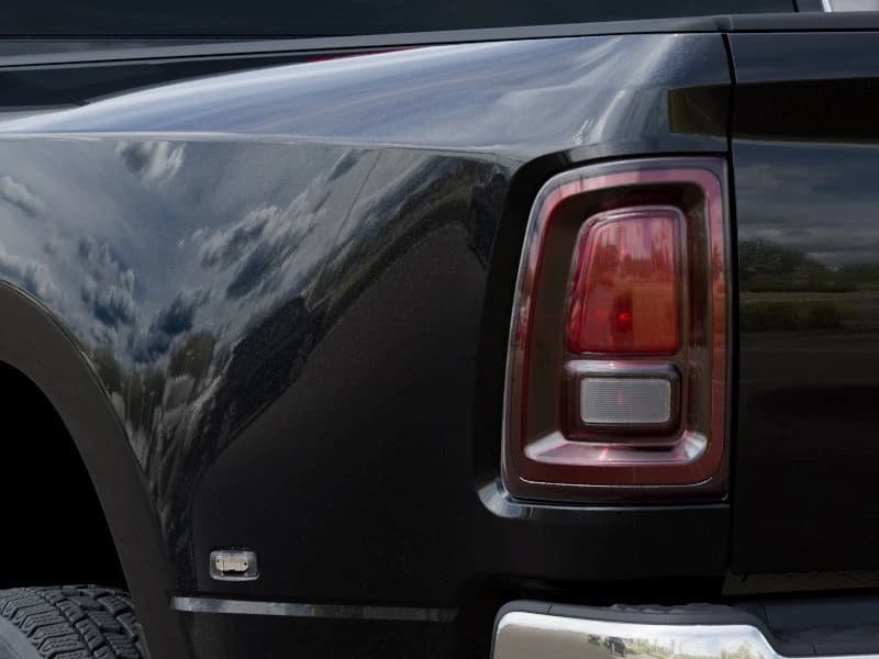 Ram 3500 Tradesman 4x4 Crew Cab 8' Box 2026 — side view