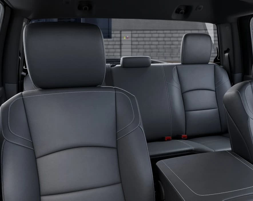 Ram 3500 Tradesman 4x4 Crew Cab 8' Box 2026 — side view